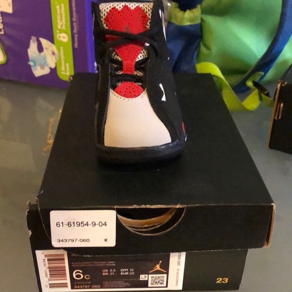 Jordan True Flights - Picture 2 of 3